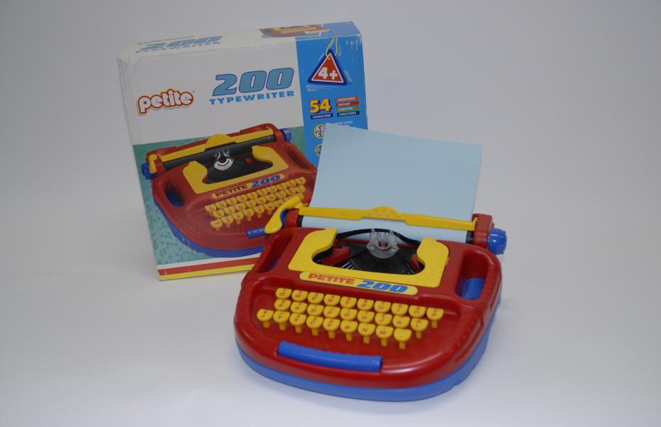 Petite 200 Typewriter