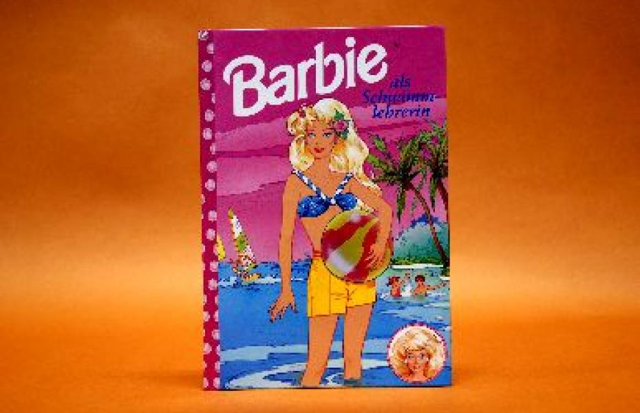 Barbie als Schwimmlehrerin